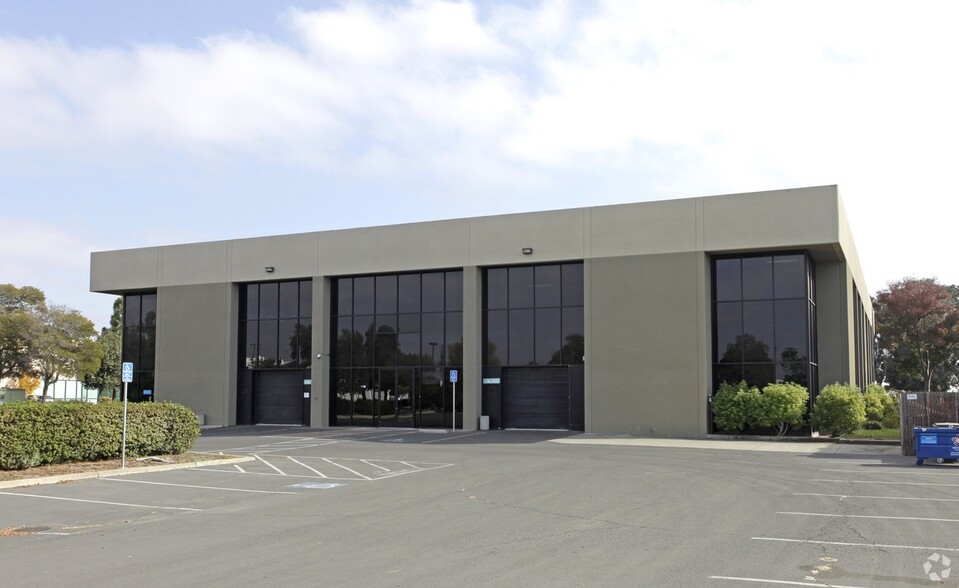 8407 Central Ave, Newark, CA en alquiler - Foto del edificio - Imagen 2 de 16