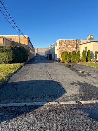 Más detalles para 6 Ditomas Ct, Copiague, NY - Naves en venta