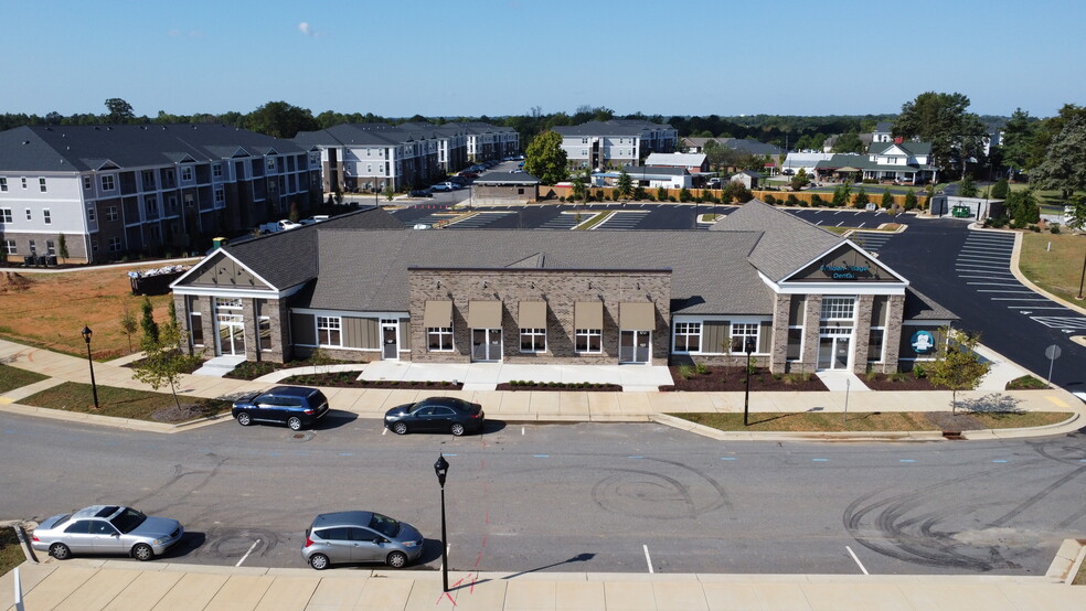 1725 Welden Village Ave, Kernersville, NC en alquiler - Foto del edificio - Imagen 1 de 60