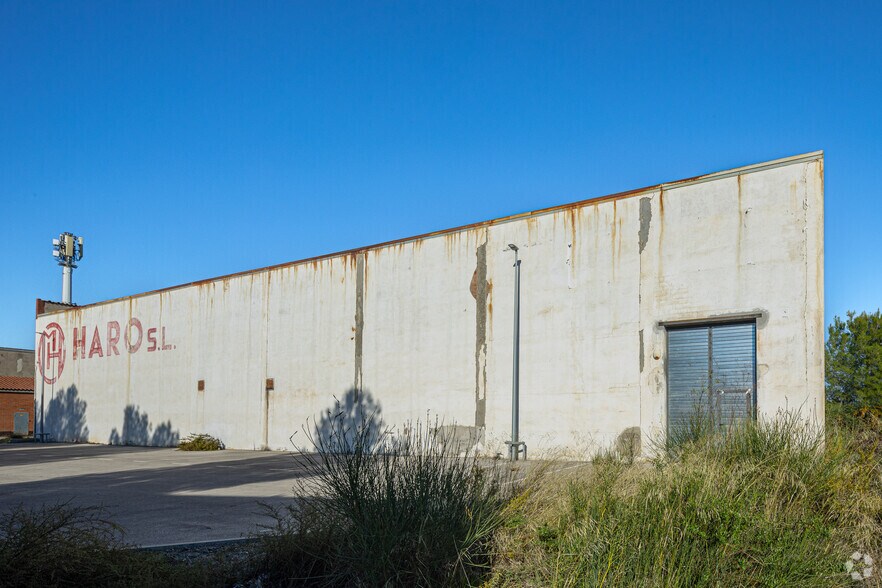 16 Carrer Marie Curie, Sant Esteve Sesrovires, Barcelona en venta - Foto del edificio - Imagen 3 de 4