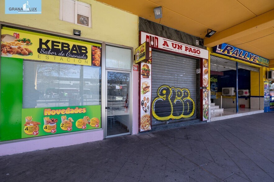 Avenida Juan Pablo II, 92, Granada, Granada en venta - Foto del edificio - Imagen 2 de 31