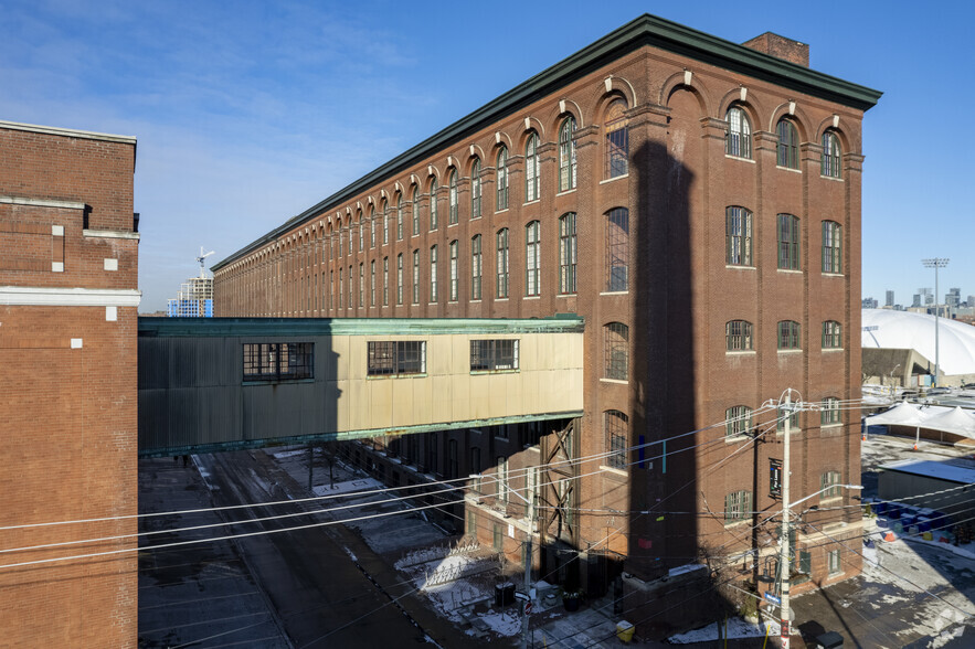 72-74 Fraser Ave, Toronto, ON en alquiler - Foto del edificio - Imagen 2 de 5