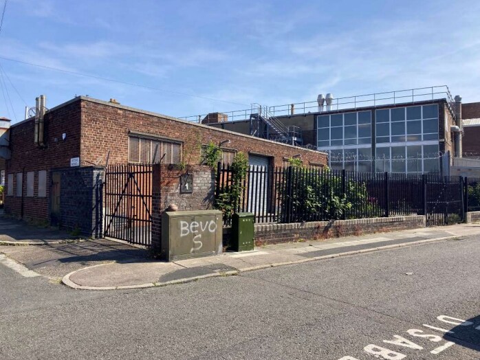 11 Ritchie Ave, Liverpool en venta - Foto del edificio - Imagen 3 de 6