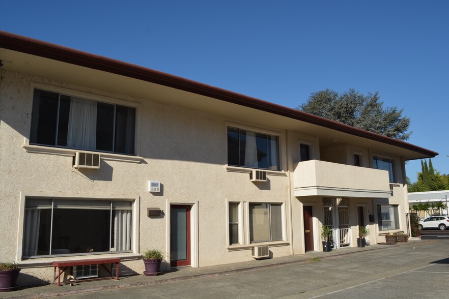 1038 4th St, Santa Rosa, CA en venta - Foto del edificio - Imagen 1 de 12