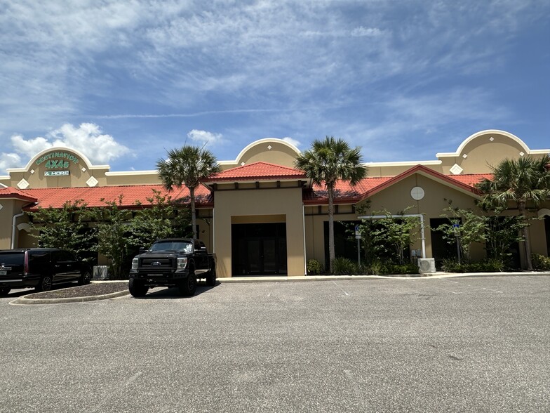 380 Destination Daytona Ln, Ormond Beach, FL en alquiler - Foto del edificio - Imagen 2 de 9