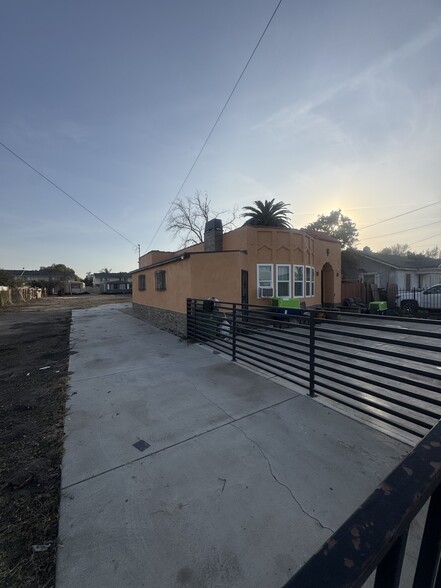 2444 E 124th St, Compton, CA en venta - Foto del edificio - Imagen 1 de 24