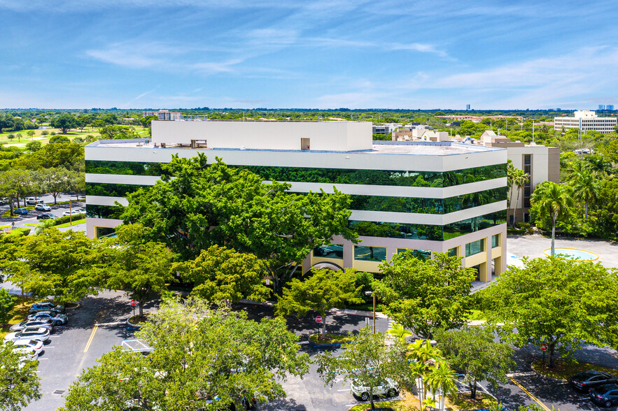 150 S Pine Island Rd, Plantation, FL en alquiler - Foto del edificio - Imagen 3 de 8