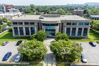 8585 Décarie, Mt Royal, QC en alquiler Foto del edificio- Imagen 1 de 26