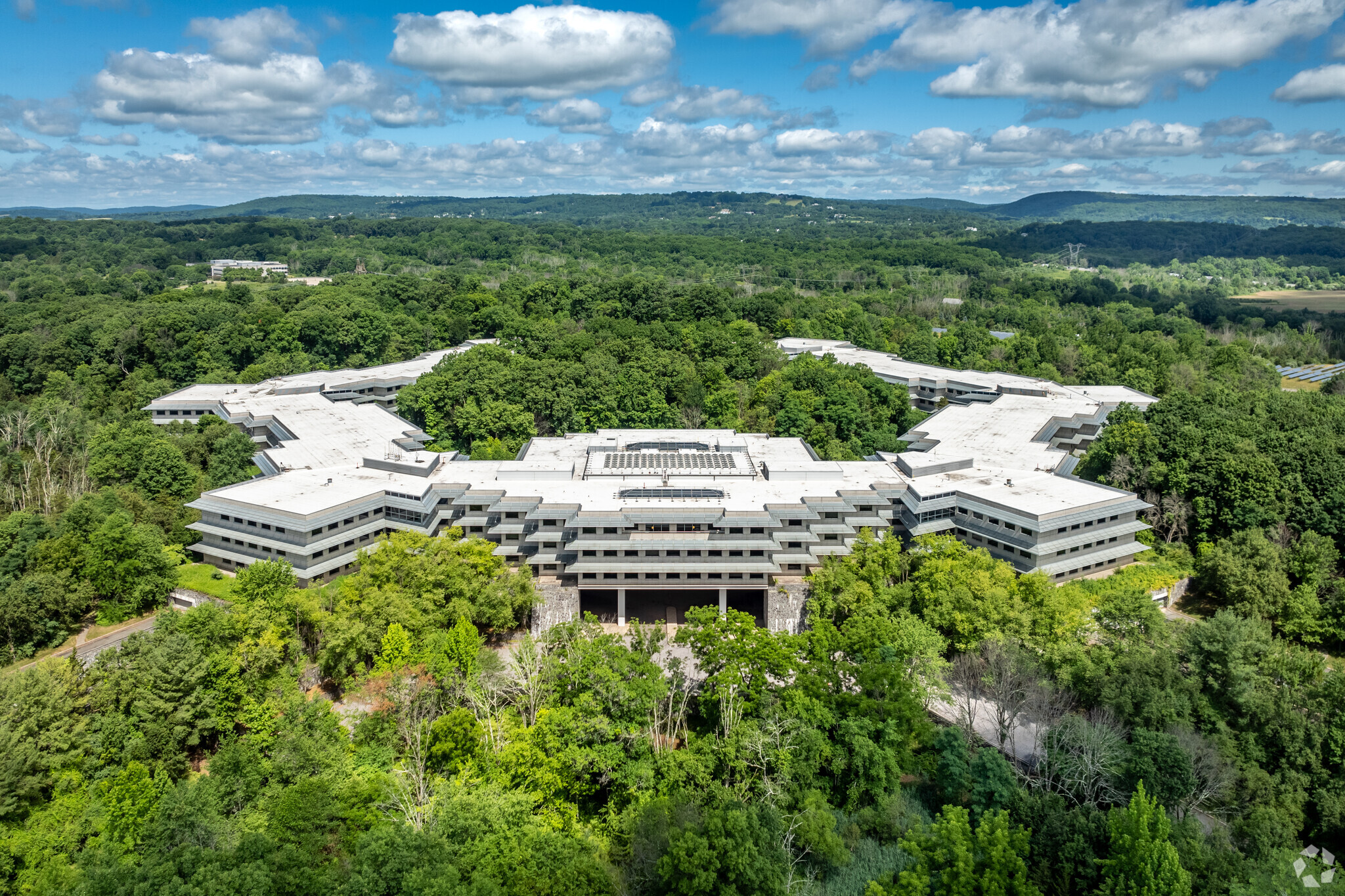 3 Merck, Whitehouse Station, NJ en alquiler Foto del edificio- Imagen 1 de 26