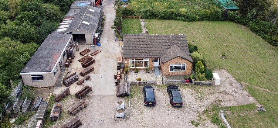 Arterial Rd, West Horndon en venta - Foto del edificio - Imagen 2 de 4