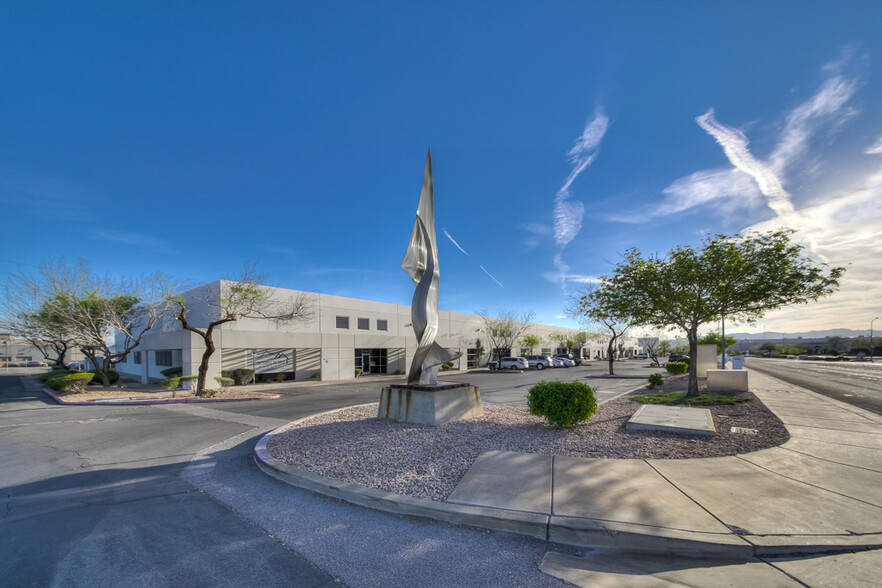 980 American Pacific Dr, Henderson, NV en alquiler - Foto del edificio - Imagen 2 de 15