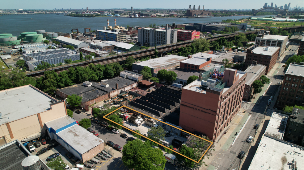 780 E 137 St, Bronx, NY en alquiler - Foto del edificio - Imagen 1 de 3