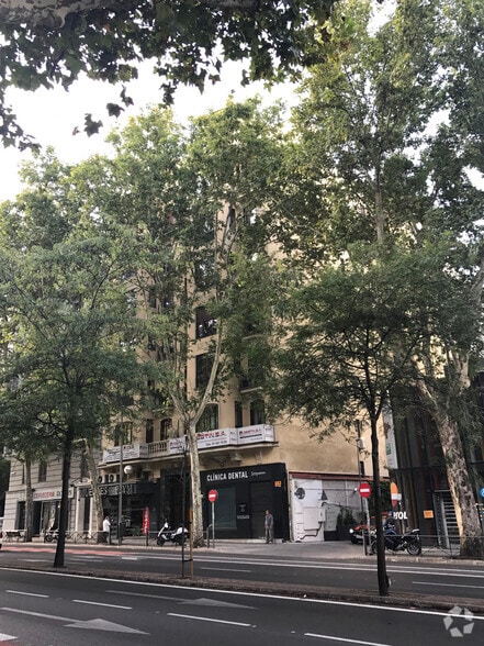 Calle de Alberto Aguilera, 7, Madrid, Madrid en alquiler - Foto del edificio - Imagen 2 de 2