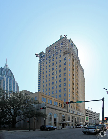 106 Saint Francis St, Mobile, AL en alquiler - Foto del edificio - Imagen 2 de 12