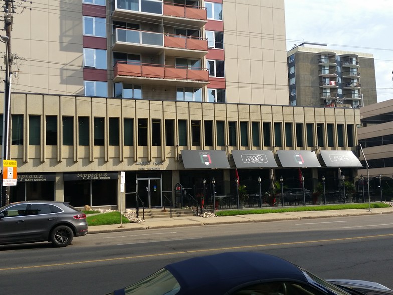 11520 100 Av NW, Edmonton, AB en venta - Foto del edificio - Imagen 3 de 4