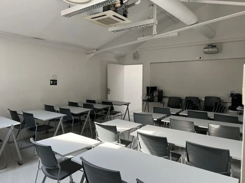 35-37 Rue Gabriel Péri, Issy-les-Moulineaux en alquiler - Foto del edificio - Imagen 2 de 11