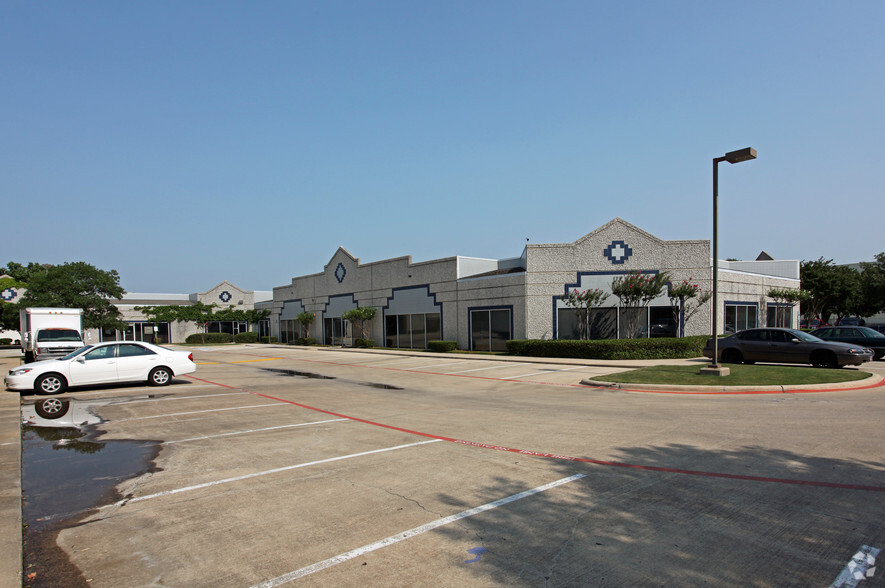 1421 Champion Dr, Carrollton, TX en alquiler - Foto del edificio - Imagen 3 de 12