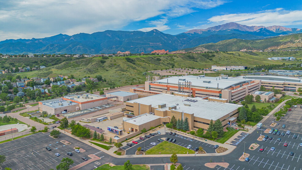 1575 Garden of the Gods Rd, Colorado Springs, CO en alquiler - Foto del edificio - Imagen 1 de 27