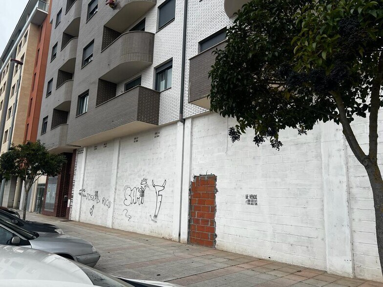 Local en Ponferrada en venta - Foto del edificio - Imagen 3 de 16