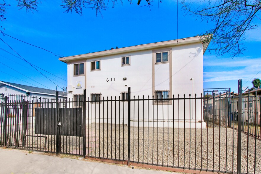 811 W 97th St, Los Angeles, CA en venta - Foto del edificio - Imagen 1 de 10