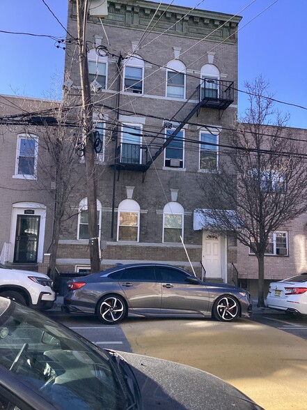 2513 West St, Union City, NJ en venta - Foto del edificio - Imagen 2 de 26