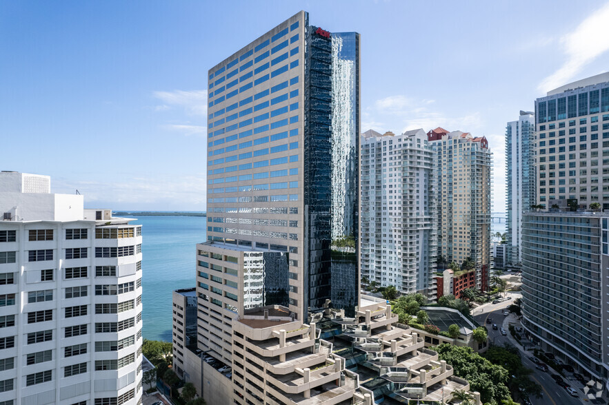 1001 Brickell Bay Dr, Miami, FL en alquiler - Foto del edificio - Imagen 1 de 21