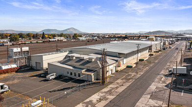 661 & 801 S Spring St, Klamath Falls, OR - VISTA AÉREA  vista de mapa - Image1