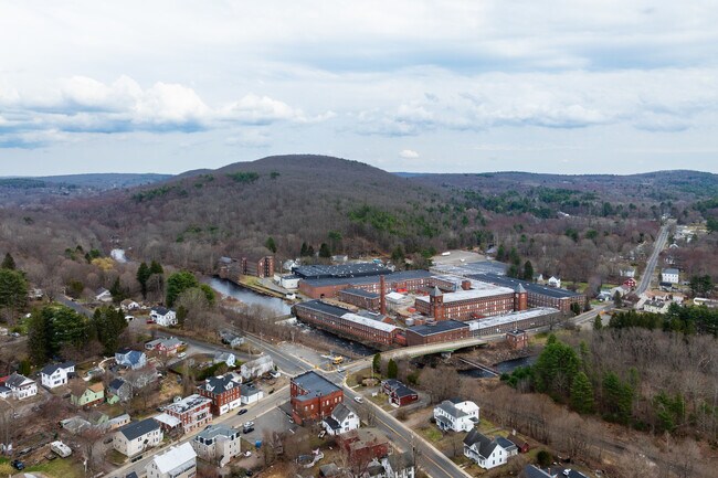 Más detalles de 85 South St, West Warren, MA - Nave en alquiler