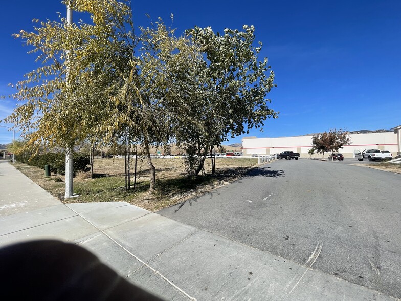 408 N Mill St, Tehachapi, CA en venta - Foto del edificio - Imagen 2 de 7