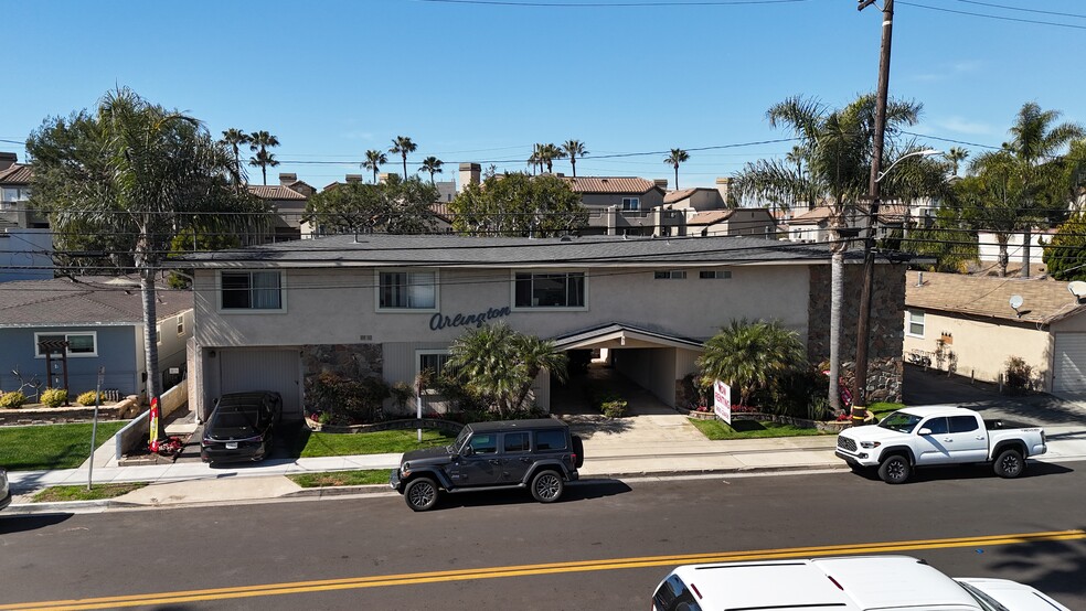 311 Alabama St, Huntington Beach, CA en venta - Foto del edificio - Imagen 2 de 11