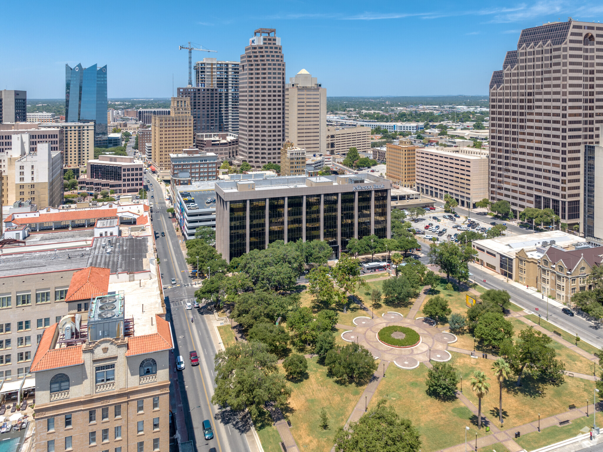 711 Navarro St, San Antonio, TX en alquiler Foto del edificio- Imagen 1 de 32