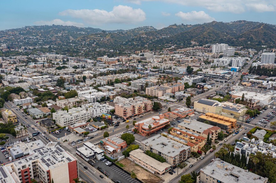 1321 N Sycamore Ave, Los Angeles, CA en venta - Foto del edificio - Imagen 3 de 26