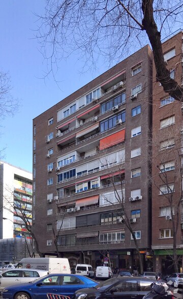 Local en Madrid, Madrid en alquiler - Foto del edificio - Imagen 1 de 1