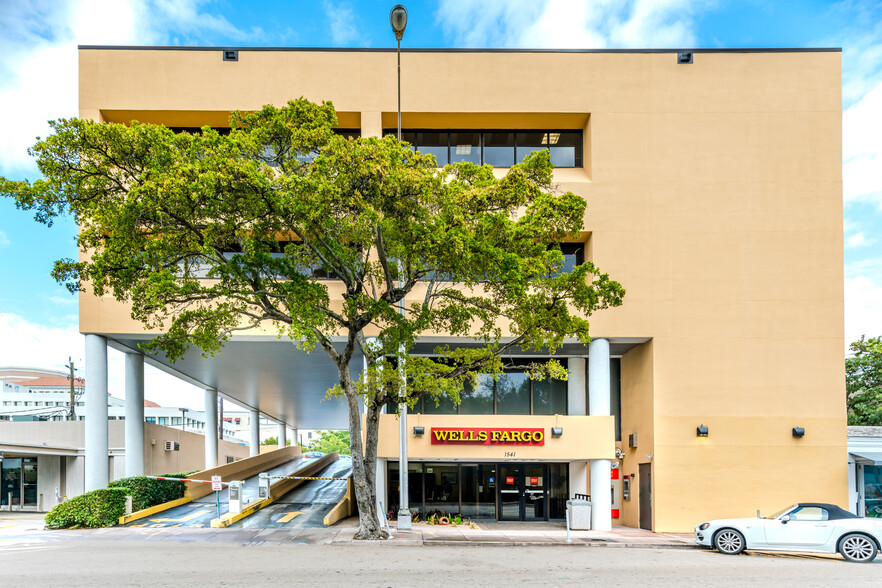 1541 Sunset Dr, Coral Gables, FL en alquiler - Foto del edificio - Imagen 1 de 6