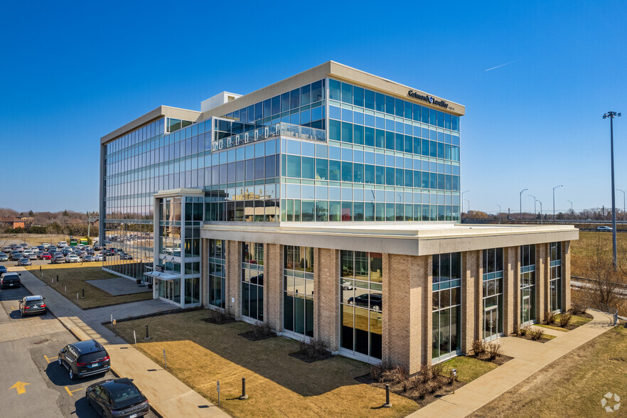 7055 Boul Taschereau, Brossard, QC en alquiler - Foto del edificio - Imagen 2 de 21