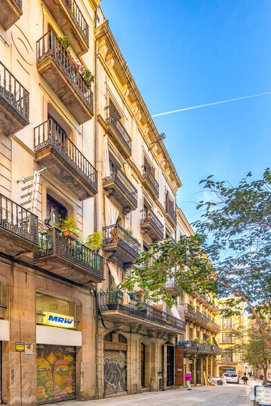 Edificio residencial en Barcelona, Barcelona en venta - Foto principal - Imagen 1 de 1