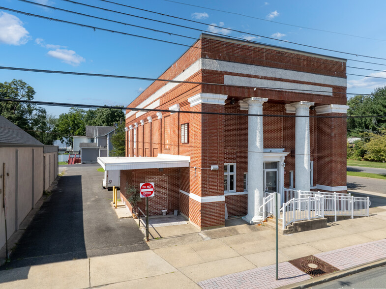 36 W Railroad Ave, Jamesburg, NJ en alquiler - Foto del edificio - Imagen 3 de 14