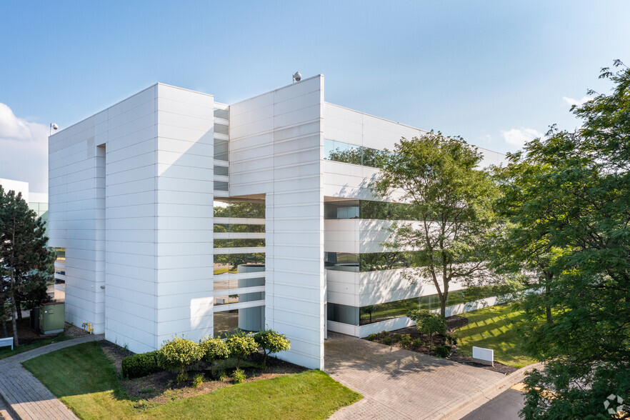 5300 Auto Club Dr, Dearborn, MI en venta - Foto del edificio - Imagen 1 de 5