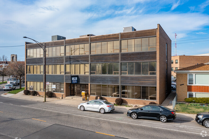 5097 N Elston Ave, Chicago, IL en alquiler - Foto del edificio - Imagen 3 de 17