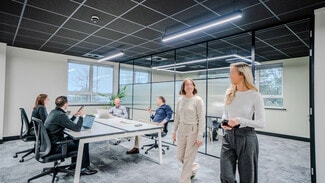 Más detalles de Aspinall Close, Bolton - Oficina en alquiler