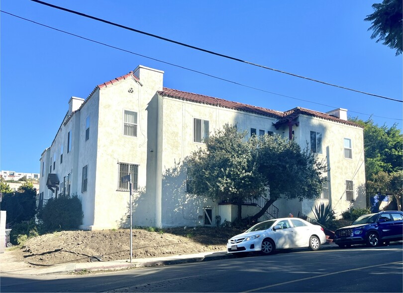 837 White Knoll Dr, Los Angeles, CA en venta - Foto del edificio - Imagen 3 de 6