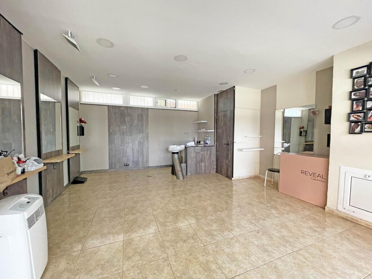 Sabadell, BAR 08207 - Unidad C - - Foto del interior - Image 1 of 2