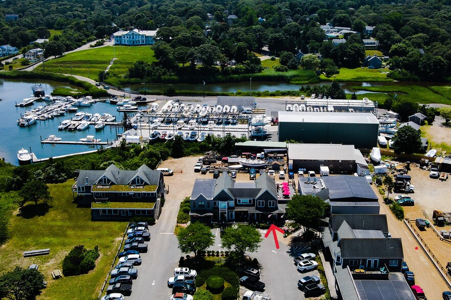 79 Beach Rd, Vineyard Haven, MA en venta - Foto del edificio - Imagen 2 de 9