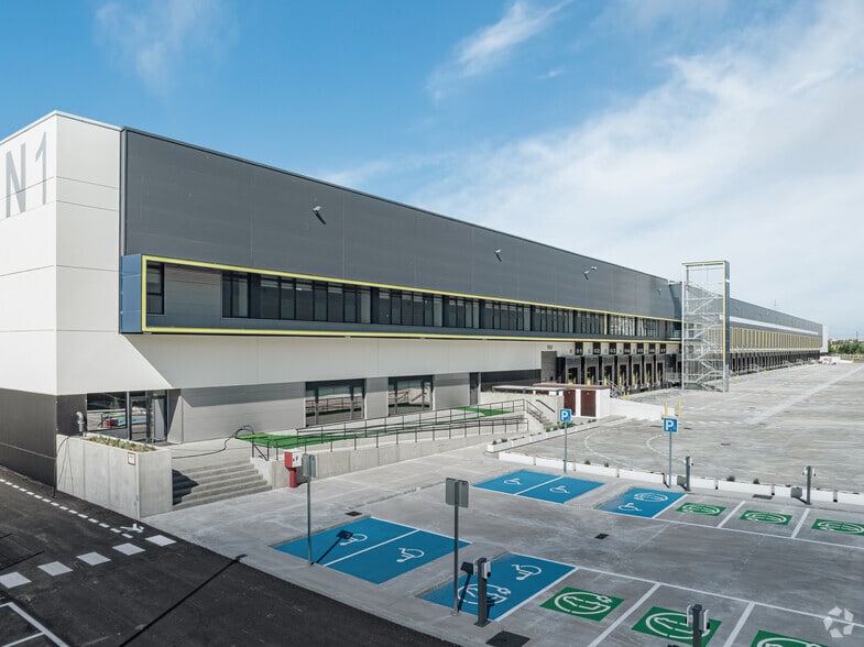 Calle de Gregorio Marañón, 2, Getafe, Madrid en alquiler - Foto del edificio - Imagen 1 de 22