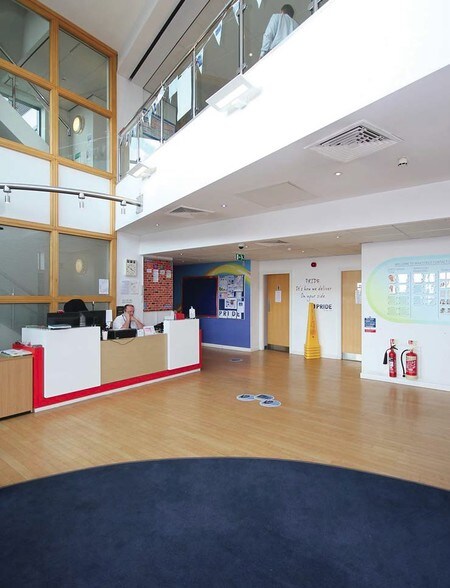 3 Red Hall Cres, Wakefield en alquiler - Vestíbulo - Imagen 3 de 6