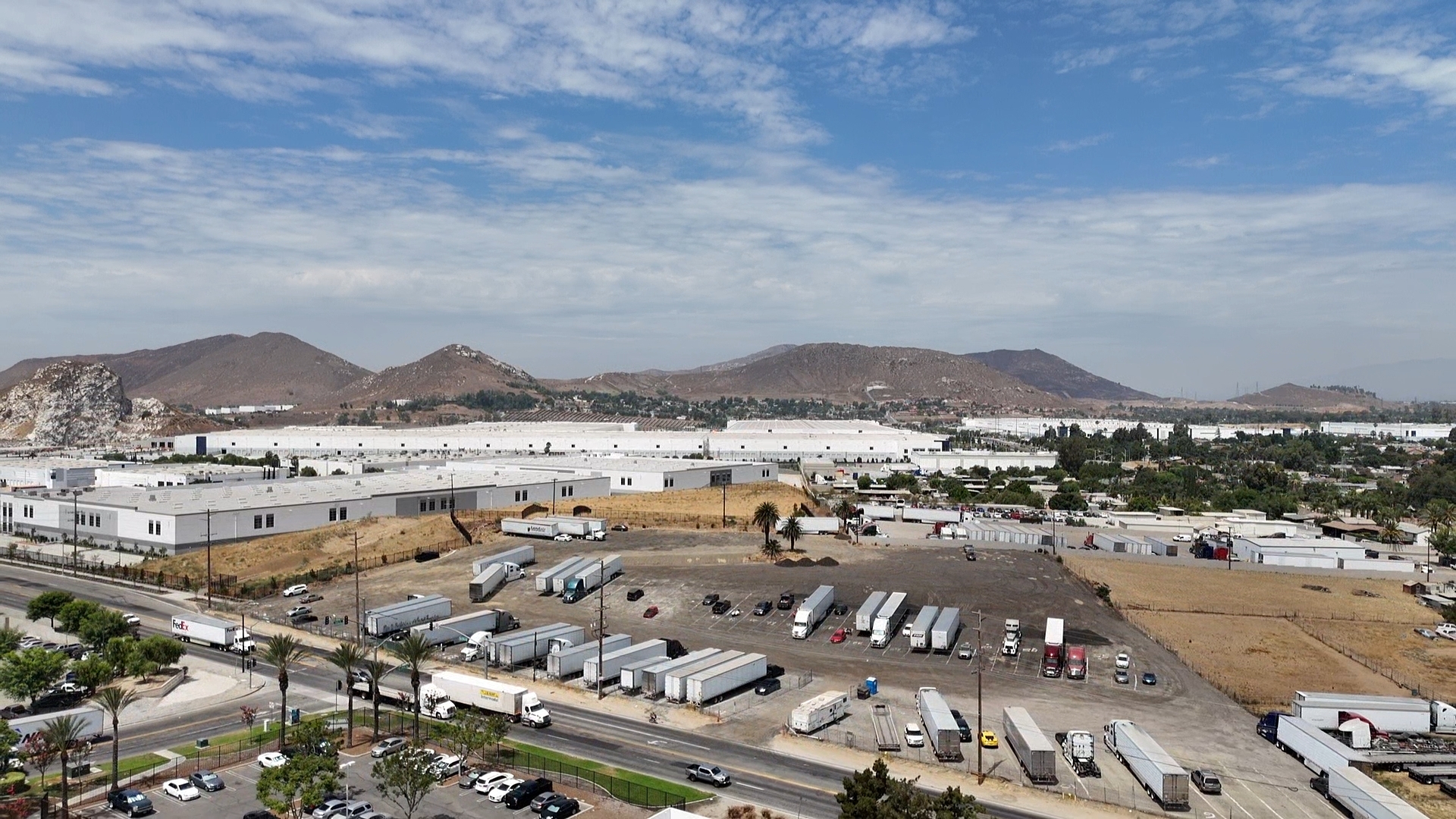 Agua Mansa industrial Corridor cartera de 3 inmuebles en venta en LoopNet.es Foto del edificio- Imagen 1 de 20