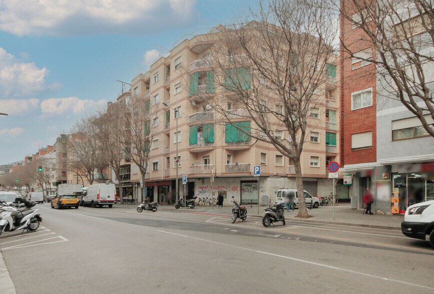 Edificio residencial en L'Hospitalet de Llobregat, Barcelona en venta - Foto del edificio - Imagen 3 de 3