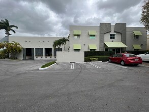 8299 NW 30th Ter, Doral, FL en alquiler Foto del edificio- Imagen 1 de 13