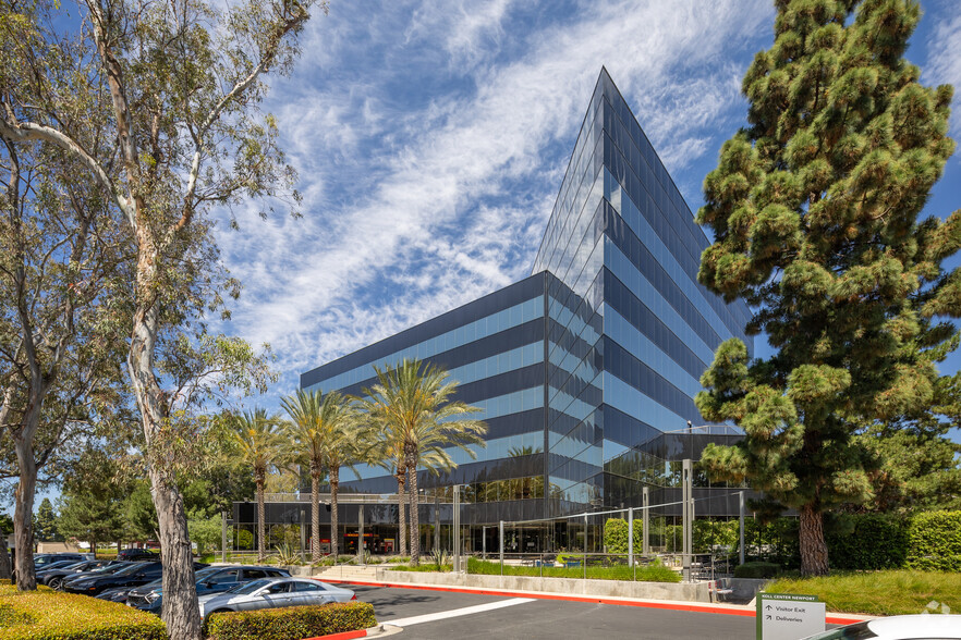 4590 MacArthur Blvd, Newport Beach, CA en alquiler - Foto del edificio - Imagen 3 de 9