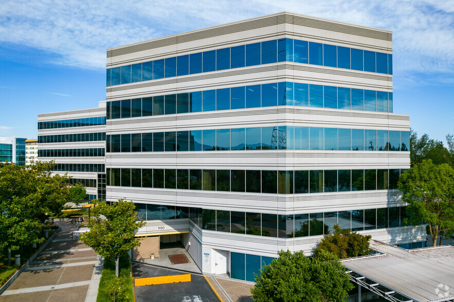 900 E Hamilton Ave, Campbell, CA en alquiler - Foto del edificio - Imagen 1 de 8